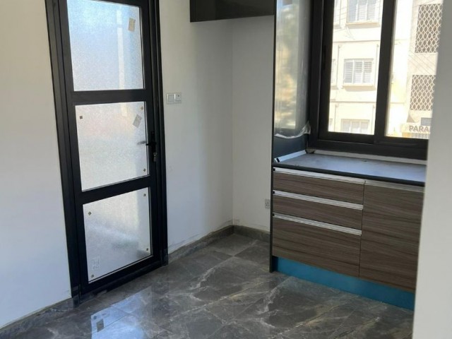 Geräumige geräumige Apartments mit 3 Schlafzimmern in Nikosia ! ** 