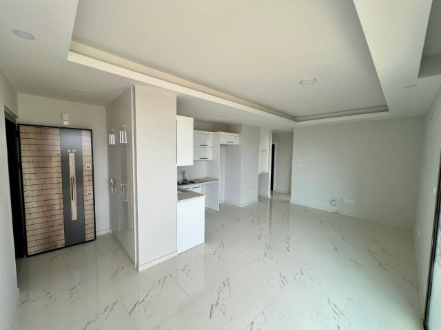 LEFKOŞA YENİKENT 'de HAVUZLU, TÜRK KOÇANLI, 2+1 EN-SUITE PENTHOUSE DAİRE !