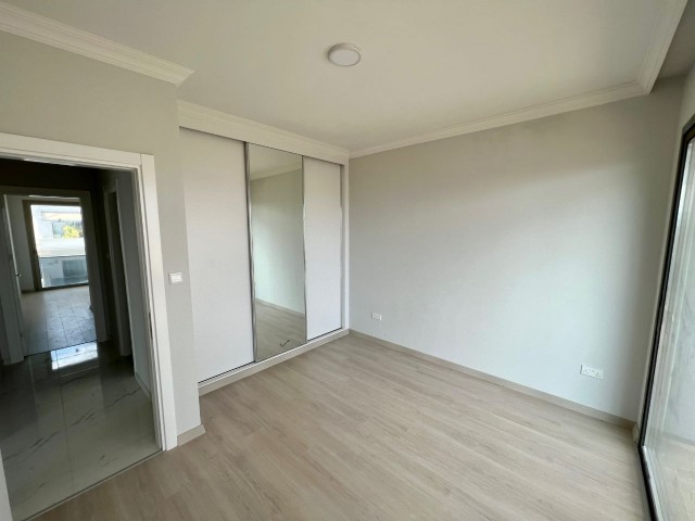 2+1 EN-SUITE PENTHOUSE-Wohnung mit Pool in Nikosia YENIKENT, Türkische KOCHANLI ! ** 