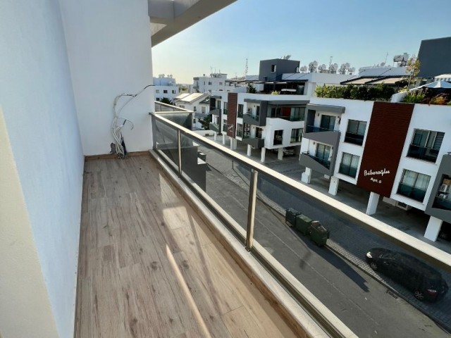 LEFKOŞA YENİKENT 'de HAVUZLU, TÜRK KOÇANLI, GENİŞ TERASLI, 2+1 EN-SUITE PENTHOUSE DAİRE !