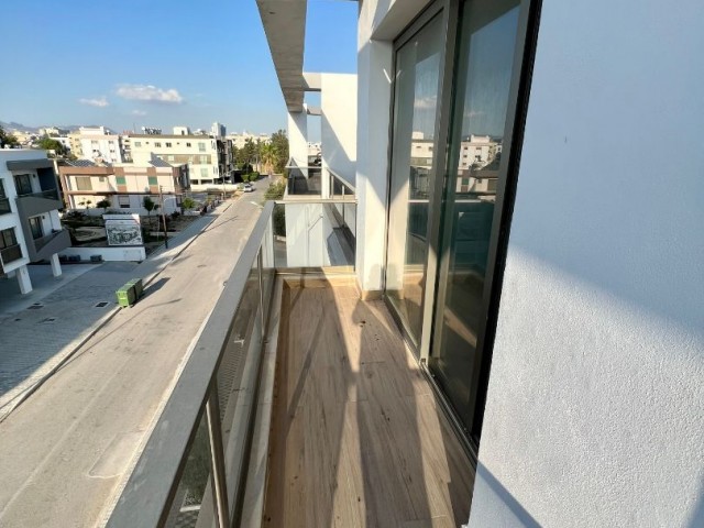 LEFKOŞA YENİKENT 'de HAVUZLU, TÜRK KOÇANLI, GENİŞ TERASLI, 2+1 EN-SUITE PENTHOUSE DAİRE !