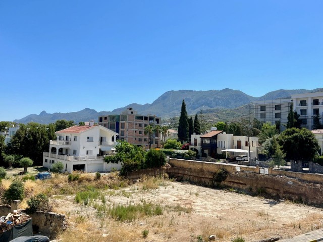 FULLY FURNISHED, LUXURIOUS 2+1 FLAT IN KYRENIA !