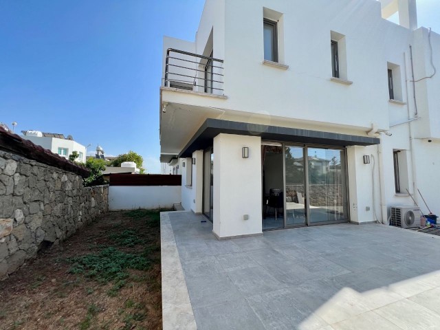 3+1 VOLLSTÄNDIG MÖBLIERTE TÜRKISCHE VILLA IN NICOSIA YENİKENT, MEHRWERTSTEUER UND TRANSFORMATOR BEZAHLT!