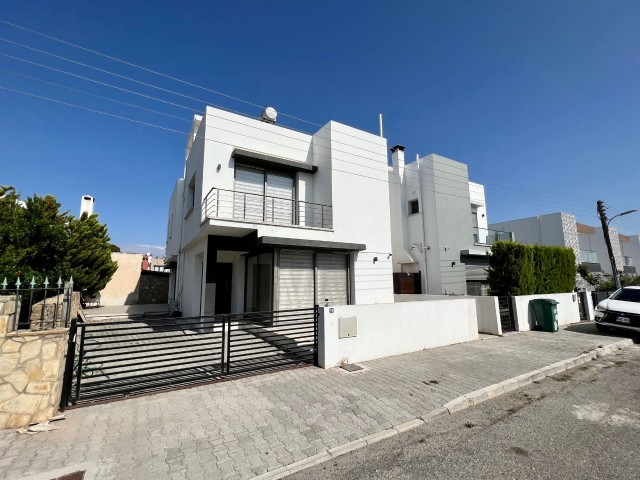 3+1 VOLLSTÄNDIG MÖBLIERTE TÜRKISCHE VILLA IN NICOSIA YENİKENT, MEHRWERTSTEUER UND TRANSFORMATOR BEZAHLT!