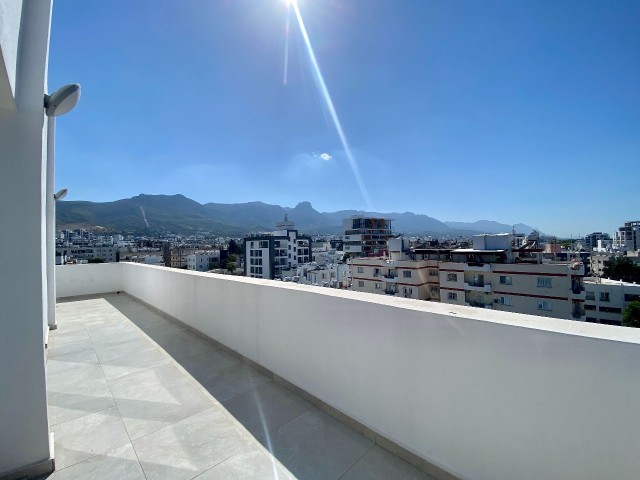 3+1 Penthouse zu vermieten mit faszinierendem Berg- und Meerblick im Zentrum von Kyrenia