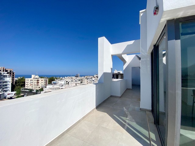 3+1 Penthouse zu vermieten mit faszinierendem Berg- und Meerblick im Zentrum von Kyrenia