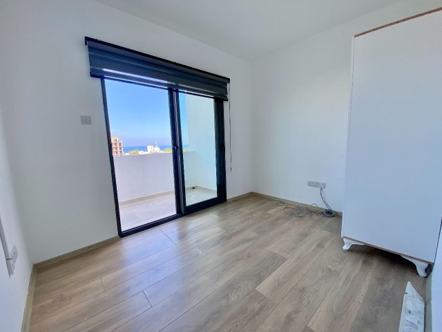 3+1 Penthouse zu vermieten mit faszinierendem Berg- und Meerblick im Zentrum von Kyrenia