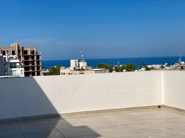 3+1 Penthouse zu vermieten mit faszinierendem Berg- und Meerblick im Zentrum von Kyrenia