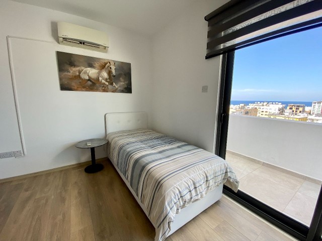 3+1 Penthouse zu vermieten mit faszinierendem Berg- und Meerblick im Zentrum von Kyrenia