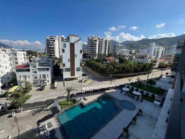 2+1 VOLLSTÄNDIG MÖBLIERTE, NEUE WOHNWOHNUNG MIT BERG- UND MEERBLICK IM OBEREN KYRENIA!