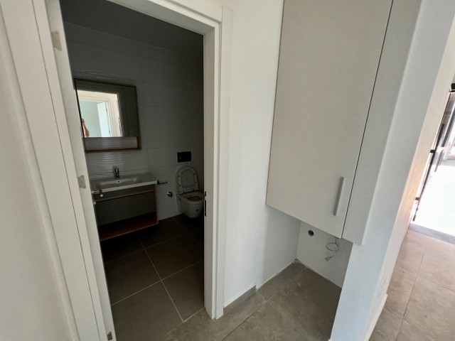 2+1 TEILMÖBLIERTE, NEUE WOHNWOHNUNG IN OBERES KYRENIA, MIT BERGBLICK UND MEERBLICK!