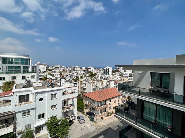 2+1 TEILMÖBLIERTE, NEUE WOHNWOHNUNG IN OBERES KYRENIA, MIT BERGBLICK UND MEERBLICK!