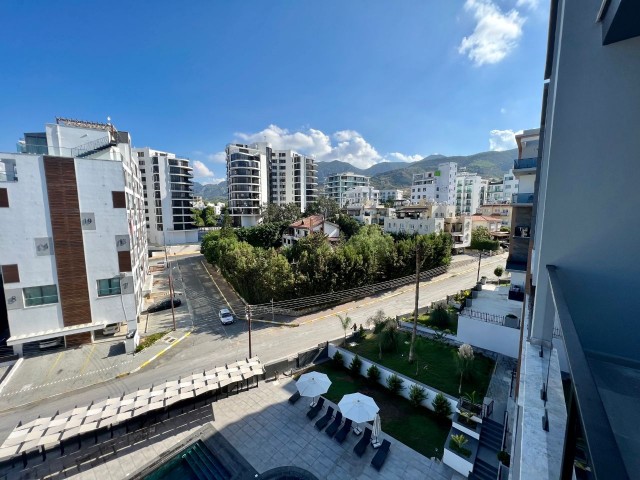 3+1 KOMPLETT MÖBLIERTE, NEUE WOHNWOHNUNG MIT BERG- UND MEERBLICK IN OBER-KYRENIA!