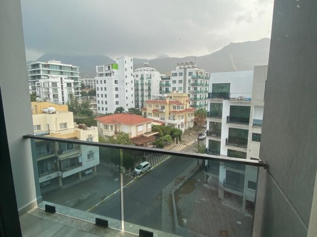 2+1 Penthouse-Wohnung zum Verkauf mit Meerblick im Zentrum von Kyrenia