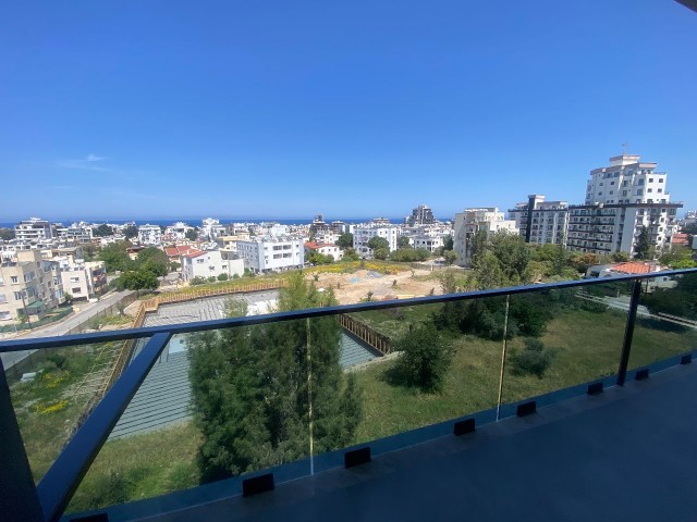 Komplett möblierte 2+1-Wohnung zur Miete mit Meerblick im Zentrum von Kyrenia!