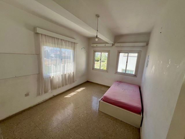 3+1 SPACIOUS FLAT IN CENTRAL LOCATION IN NICOSIA YENIŞEHİR!