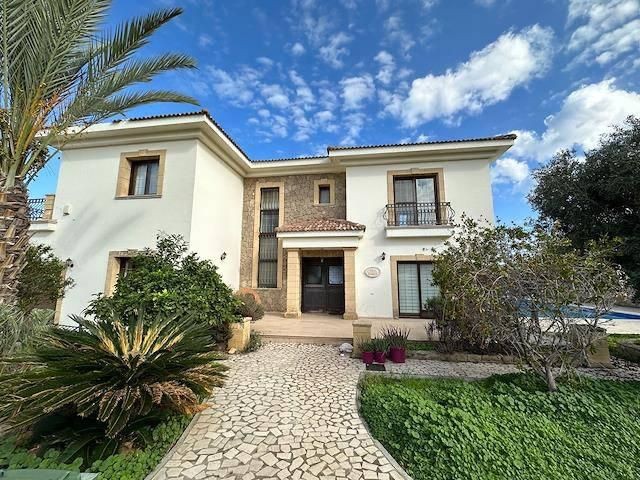 ESENTEPE SEA-FRONT 4+1 VILLA WITH PRIVATE POOL