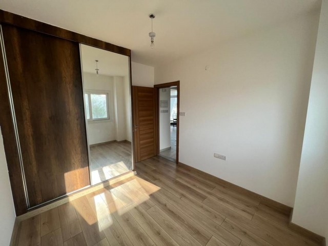 KUCUK KAYMAKLI 2+1 MEDIUM FLOOR CLEAN FLAT FOR SALE