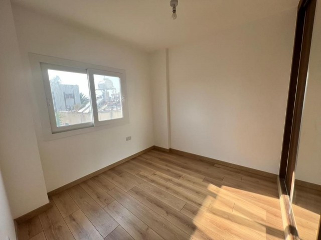 KUCUK KAYMAKLI 2+1 MEDIUM FLOOR CLEAN FLAT FOR SALE