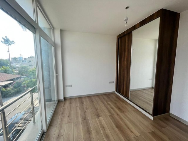 KUCUK KAYMAKLI 2+1 MEDIUM FLOOR CLEAN FLAT FOR SALE