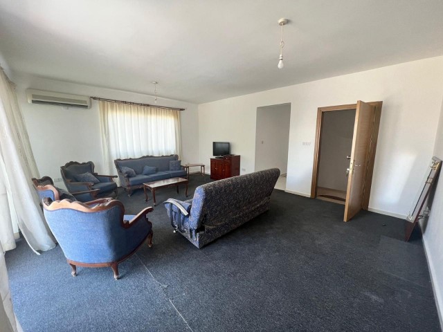 LARGE MEDIUM FLOOR 2+1 FLAT FOR SALE IN MARMARA