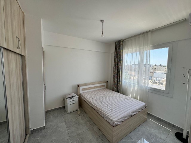 KUCUK KAYMAKLI SATILIK FULL ESYALI MERKEZI LOKASYONDA TEMIZ MANZARALI 2+1 PENTHOUSE DAIRE