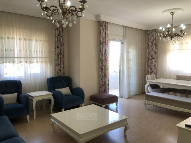 3-1 large fully furnished flat in the center of Kyrenia ** 