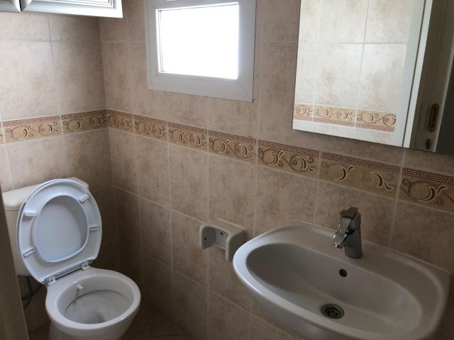 3-1 large fully furnished flat in the center of Kyrenia ** 