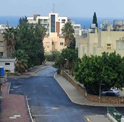 2+1 Wohnung zu vermieten. Kyrenia. Akakan.