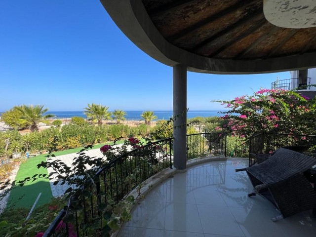 This large and spacious apartment with a detached living and a unique view, a fully furnished private garden, 20 meters from the sea on the Lapta coastal walkway, is for rent with annual payment. 05338445618