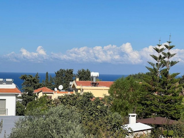 A peaceful living space in the middle of the city with mountain and sea views, 3+1 fully furnished rooms with a pool and a large garden, but with unprecedented tranquility in Alsancak. Monthly rent is 1300 pounds. 05338445618