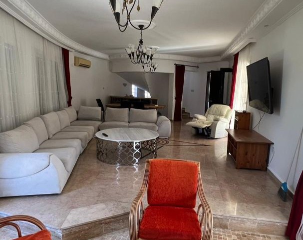 A peaceful living space in the middle of the city with mountain and sea views, 3+1 fully furnished rooms with a pool and a large garden, but with unprecedented tranquility in Alsancak. Monthly rent is 1300 pounds. 05338445618