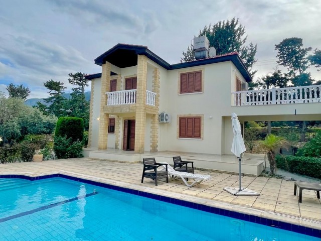 This special building, which opens its doors to those looking for a happy home accompanied by endless peace and view in Karşıyaka, has been unveiled for its tenants. 3 bedrooms and
