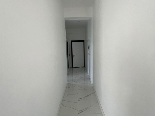 Flat To Rent in Alsancak, Kyrenia