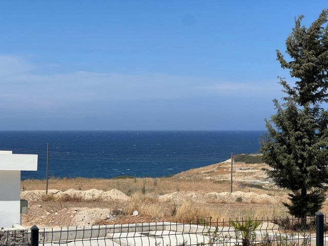 Zu verkaufen auf dem Dejablue-Gelände in Kyrenia Bahceli, 1+1 mit 2 Gartenetagen, komplett möbliert, 100 m vom Meer entfernt, Mehrwertsteuer nicht bezahlt. 05338445618