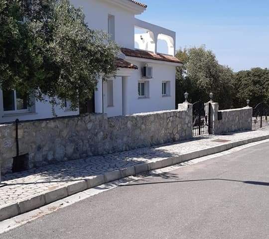 4+1 VILLA ZU VERKAUFEN IN KYRENIA OZANKÖY DE TURK KOCHANLI REF157 ** 