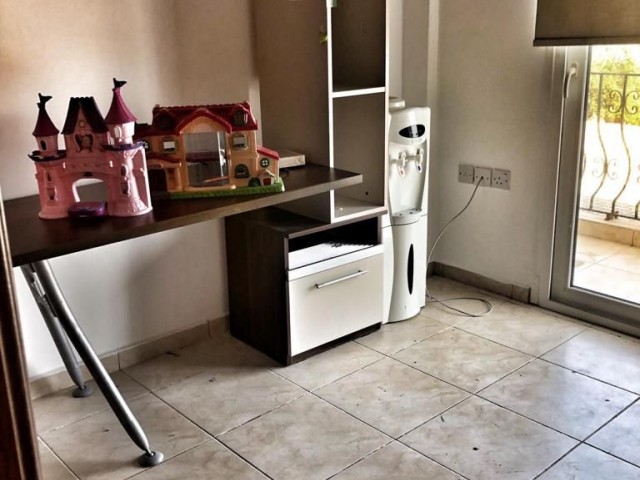 Flat To Rent in Alsancak, Kyrenia