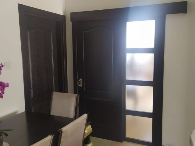 GİRNE  BOĞAZ BÖLGESİNDE SATILIK 3+1 DAİRE REF1026