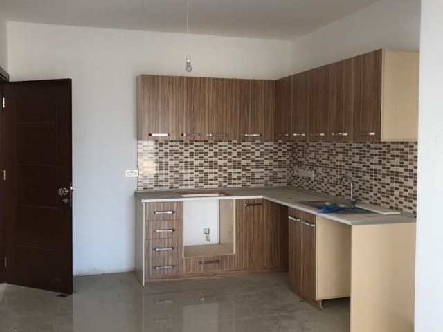 GİRNE LAPTA  MERKEZDE 2+1 SATILIK DAİRE 