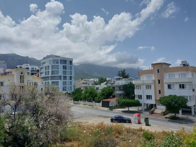 3+1 PENTHOUSE ZUM VERKAUF HINTER DEM PATARA-GELÄNDE IN KYRENIA