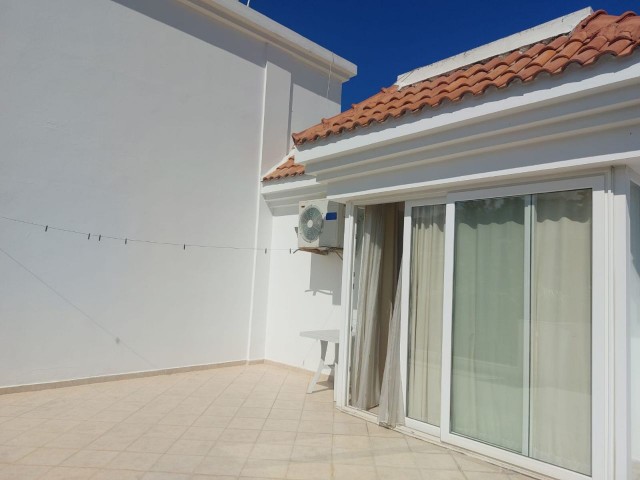 ATEMBERAUBENDES 3+1 PENTHOUSE ZUM VERKAUF IM KYRENIA CENTER