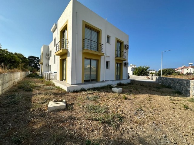 2+1 flat for sale in Kyrenia Alsancak