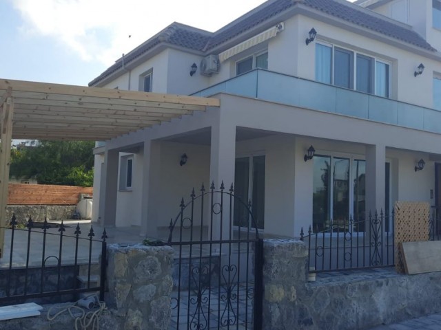 2+1 turnkey flats for sale in Kyrenia Alsancak