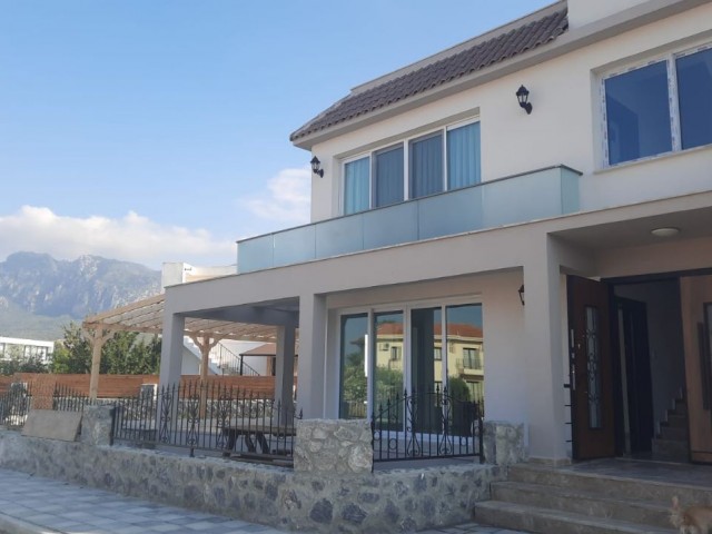 2+1 schlüsselfertige Wohnungen zum Verkauf in Kyrenia Alsancak