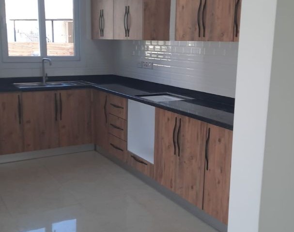 2+1 turnkey flats for sale in Kyrenia Alsancak