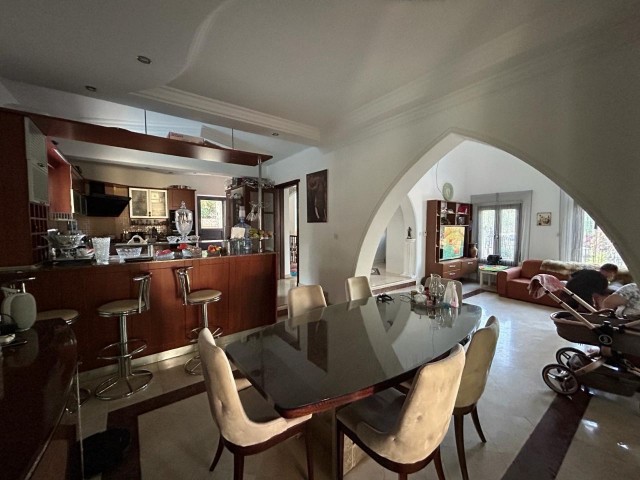 3+1 VILLA FOR SALE IN KYRENIA CENTER