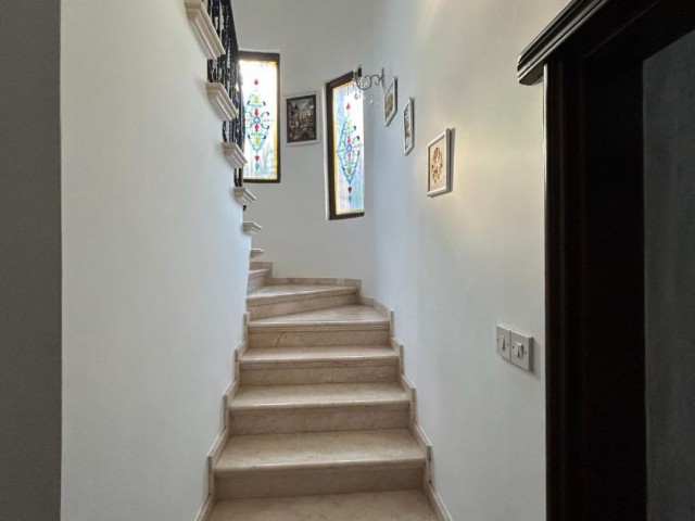 3+1 VILLA ZUM VERKAUF IM KYRENIA-ZENTRUM