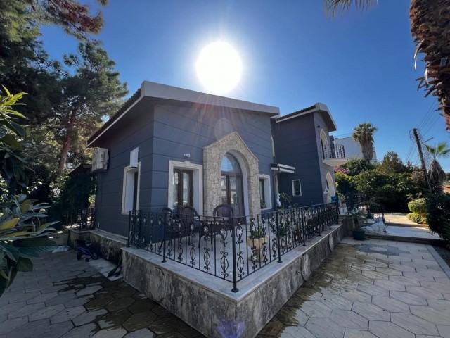 3+1 VILLA ZUM VERKAUF IM KYRENIA-ZENTRUM