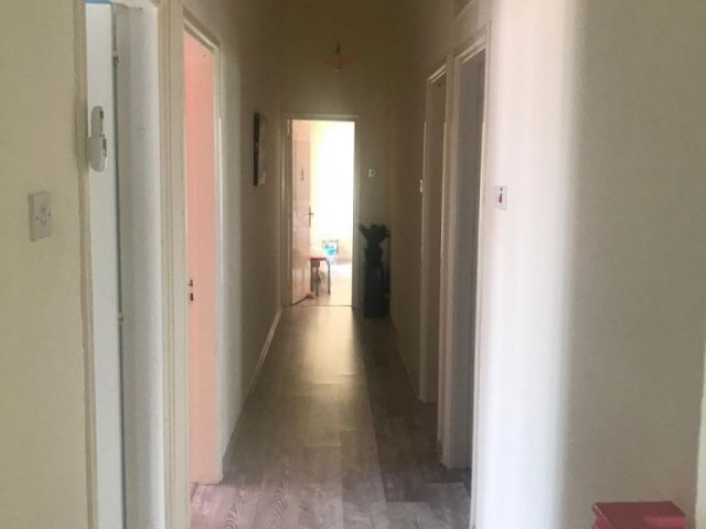 Yenikentt'e 540 m2 Arsa İçerisinde  4+1 Satılık Villa  135.000 STG