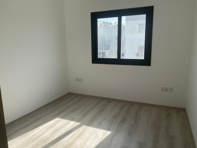 3+1 Wohnung zum Verkauf in Nikosia Ortaköy 128 m2 und 2 + 1 Penthouse 110+16 m2 Terrasse 78.000 STG ** 